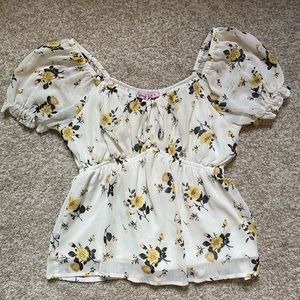 Crave Fame, M, silk white and yellow flowers baby doll top.